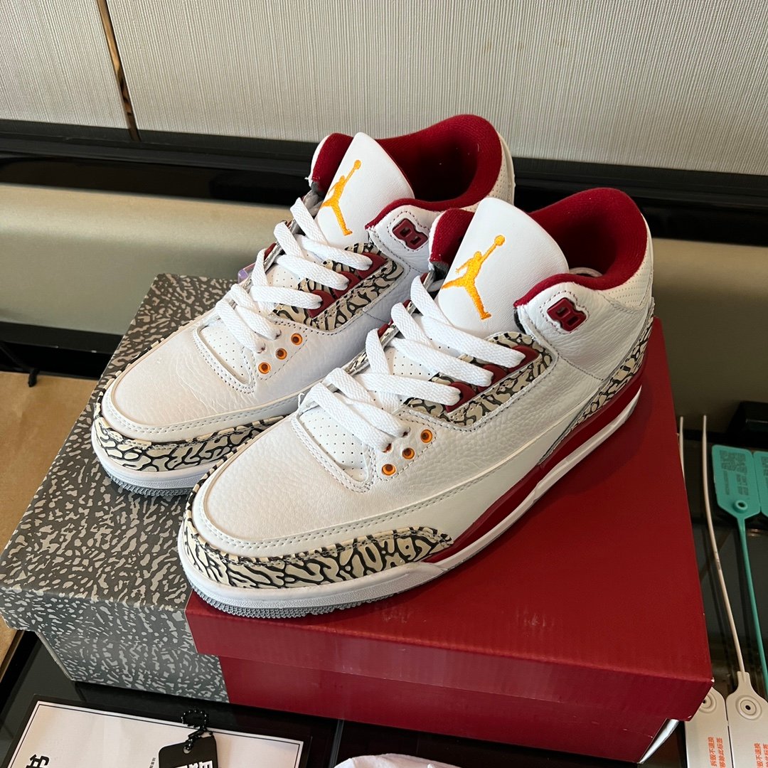 Air Jordan 3 cardinal Retro Sneakers