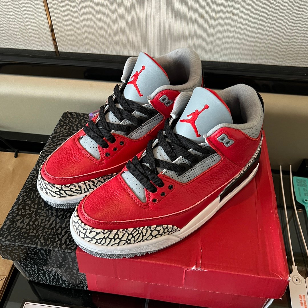 Air Jordan 3 red cement Retro Sneakers
